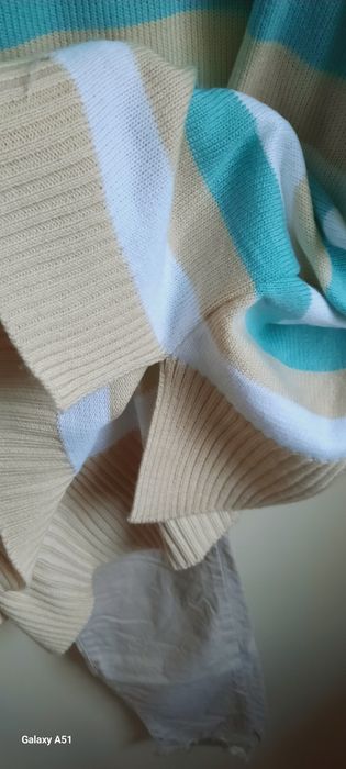 Sweter oversize paski asymetryczny