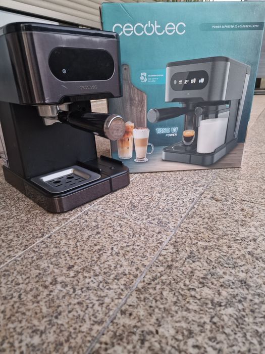 Cecotec Power Espresso 20 ColdBrew (ou a sua variante ColdBrew Latte).