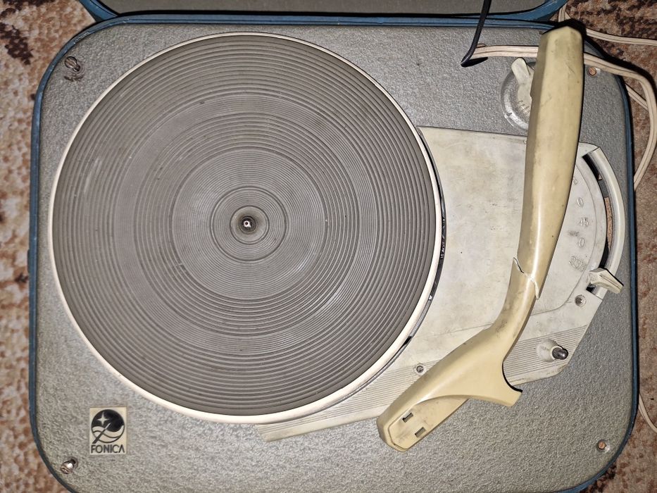 Gramofon lata 60 Fonica do renowacji