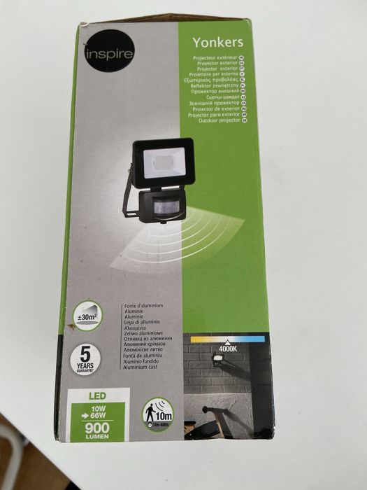 Outdoor Projector with Sensor446841174560624641