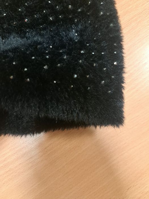 Śliczna czapka z cyrkoniami nowa bez metki