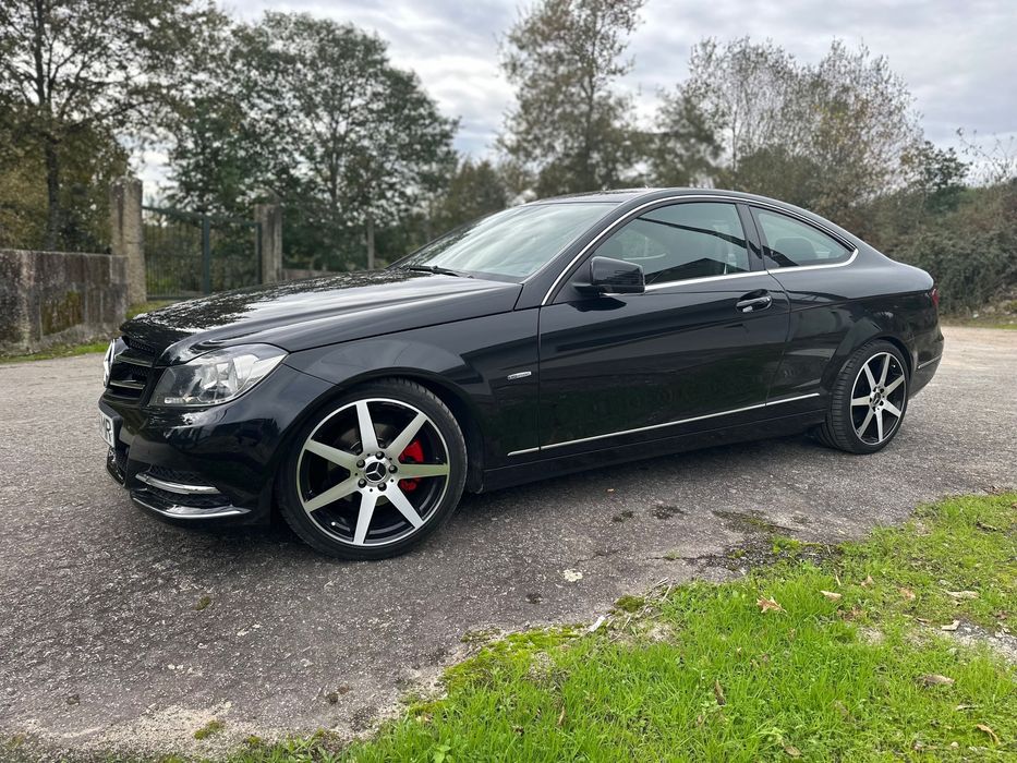 Mercedes c220 coupé - Financiamento até 120 meses