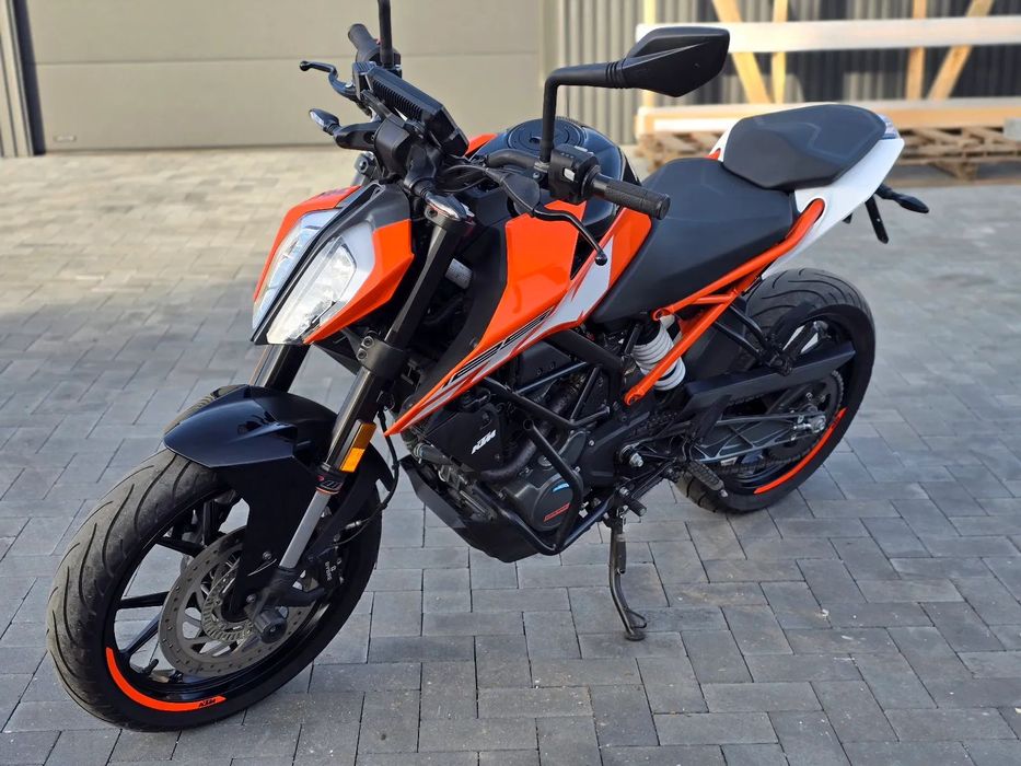 KTM Duke 125 ABS ! Kat. A1/B . Idealny Stan ! 16 tys przebiegu. LED,TFT Niemcy.