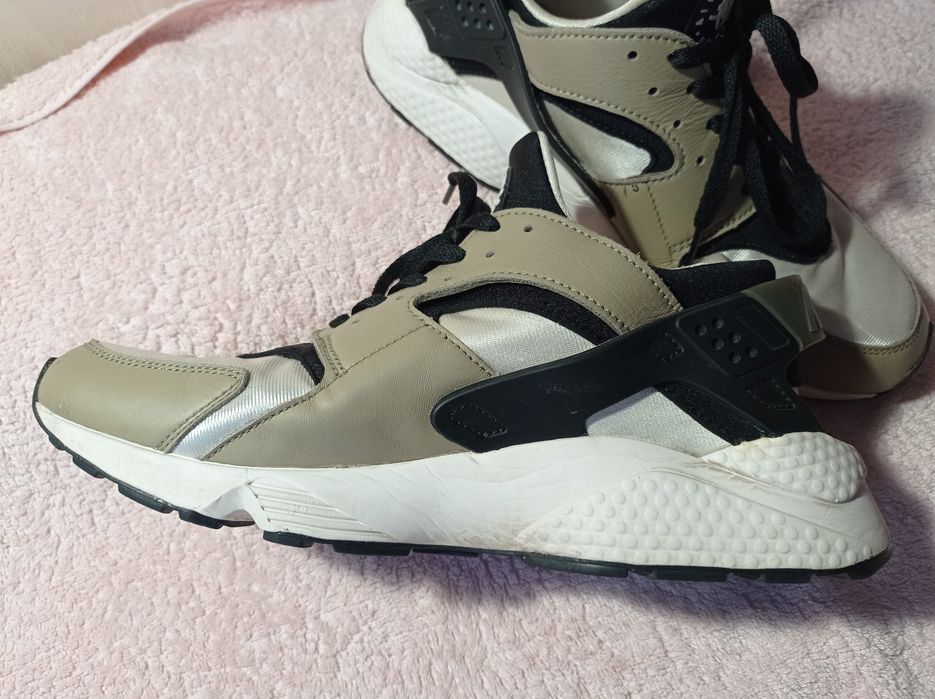 Кросівки чоловічі