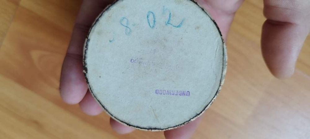 Caixa Columbia made in England muito antiga, das fitas para máquina de