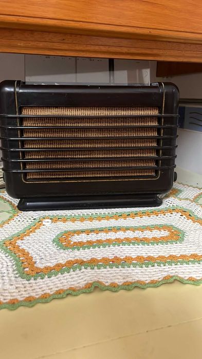 radio antigo cor castanho