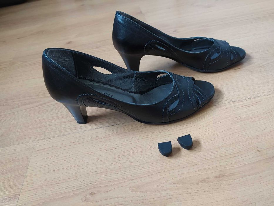 Buty na obcasie r.38