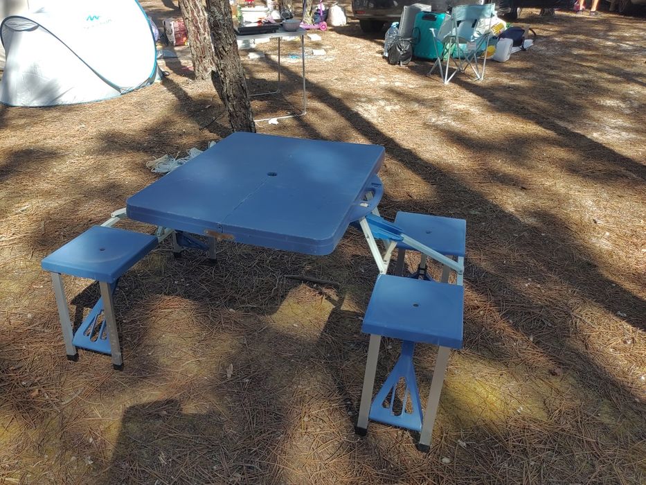 Mal com mesa e cadeiras dobrável