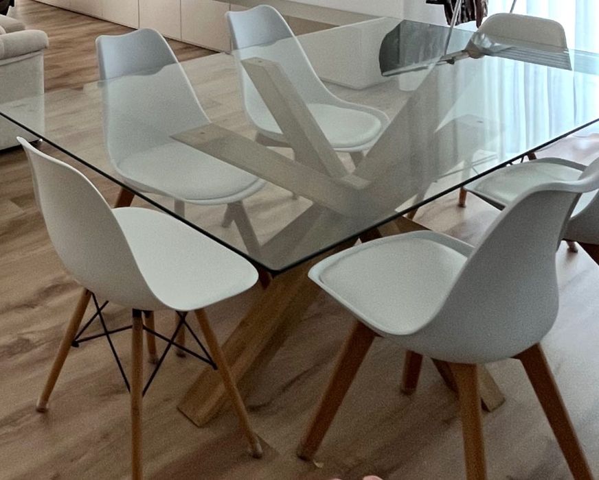 Conjunto de 6 cadeiras brancas