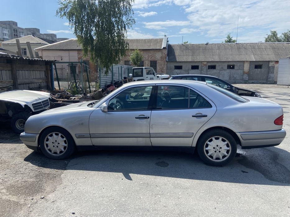 Мерседес w210 e300