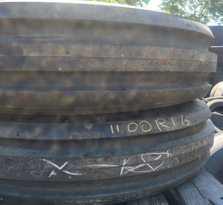 Шини 11.00 - 16  11.00 R16 Superking (Індія) 8PR — стан нових, 2 шт