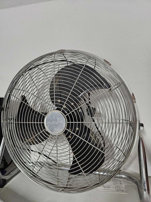 Ventoinha de chão - Kunft