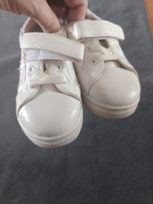 Buty dziewczęce 23