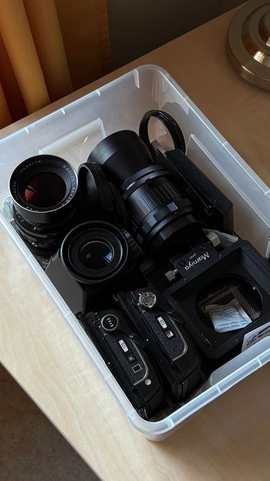 Mamiya RB67 Pro-S + Mamiya-Sekor 90mm f/3.8 + Mamiya-Sekor C 65mm f/4.5 + Extras