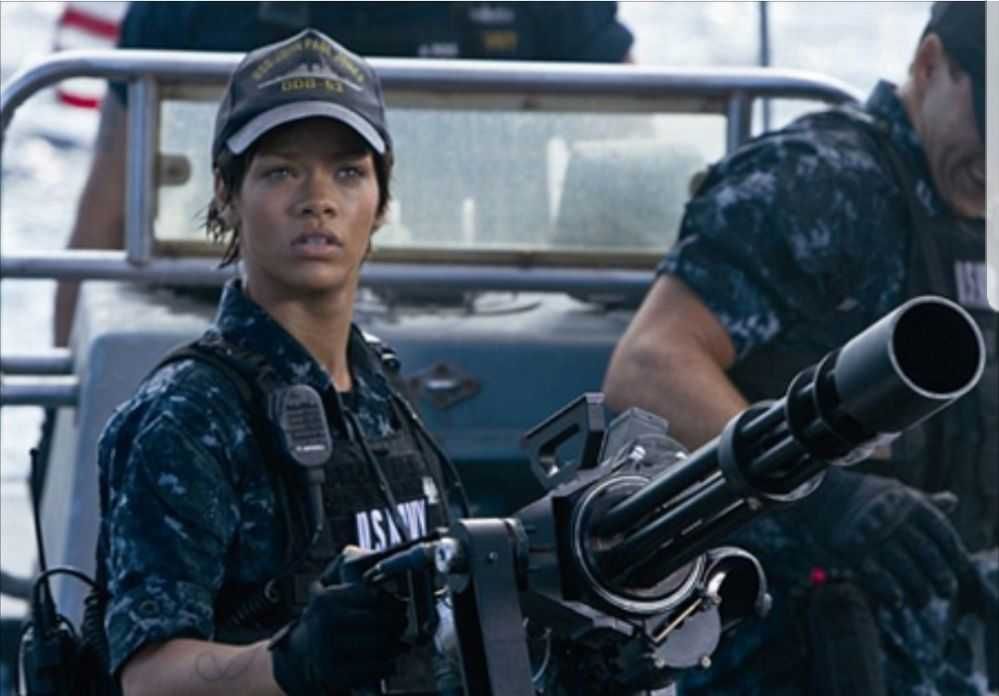 BATTLESHIP - Batalha Naval (Liam Neeson/Rihanna/Alexander Skarsgard)