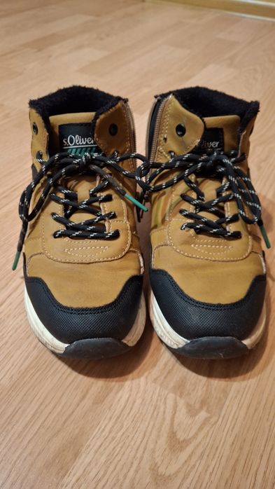 Продам осінні ботінки