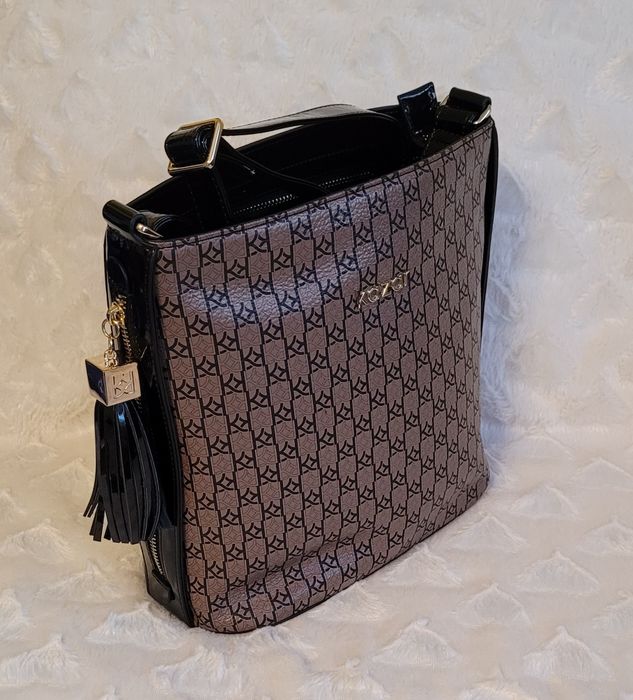 Sprzedam sliczna torebkę że skóry Natutalnej Kazar! Nowa!