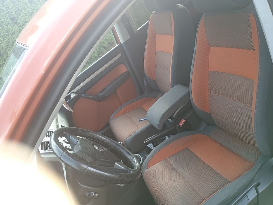 VW cross touran.