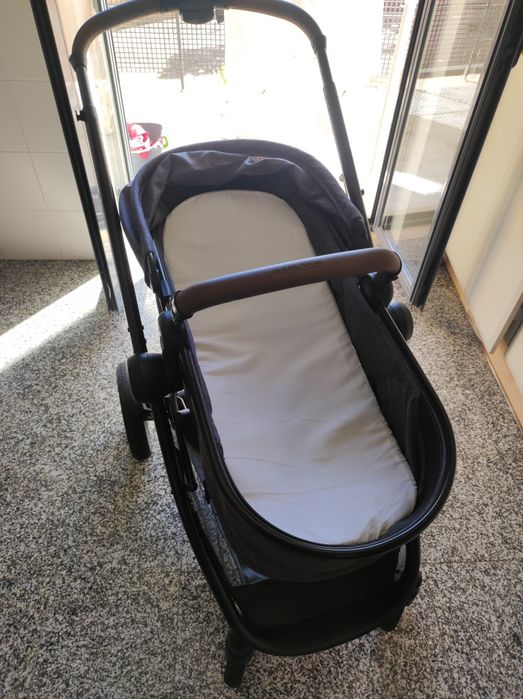 Carrinho de Bebé