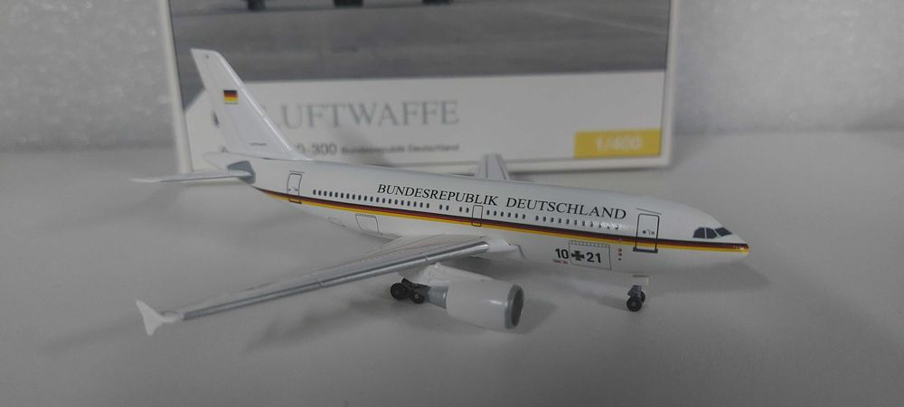 Avião Boeing Aviões Airbus escala 1/400 em Metal Varios Ver Fotos 45