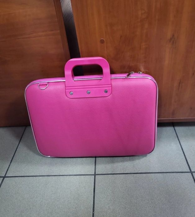 Różowa teczka na laptop 15,6 cali na dokumenty