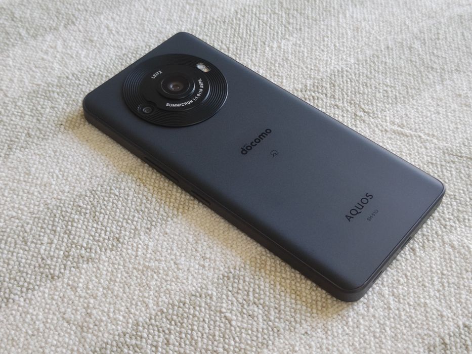 Игровой смартфон Sharp SH51D с мощным процессором Snap8Gen2, 2sim IP68 NFC 12/256