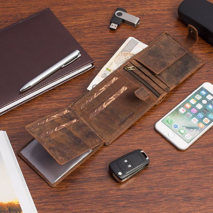 Portfel skórzany męski z tłoczeniem ryba Bellugio rdzawy dla dziadka