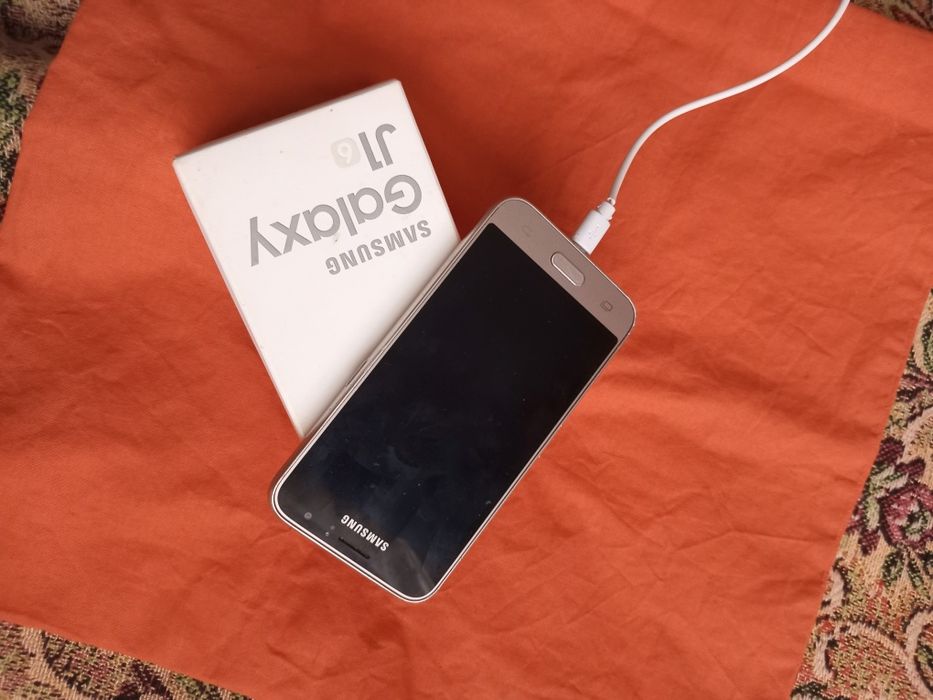 Самсунг j12016року