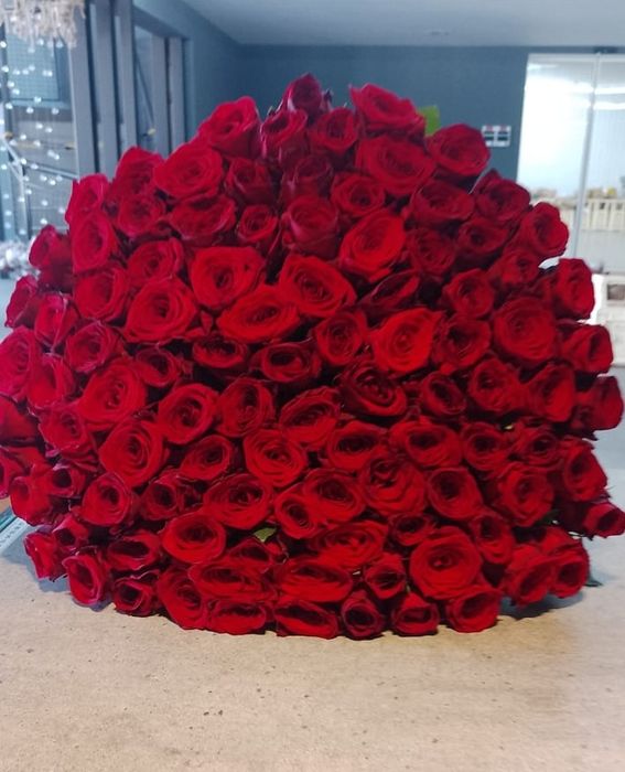 Доставка квітів Київ • Доставка квітів • Букет из 101 розы •