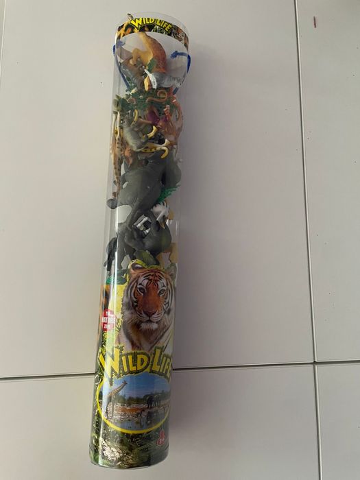 Figurki dzikich zwierzat safari /tuba