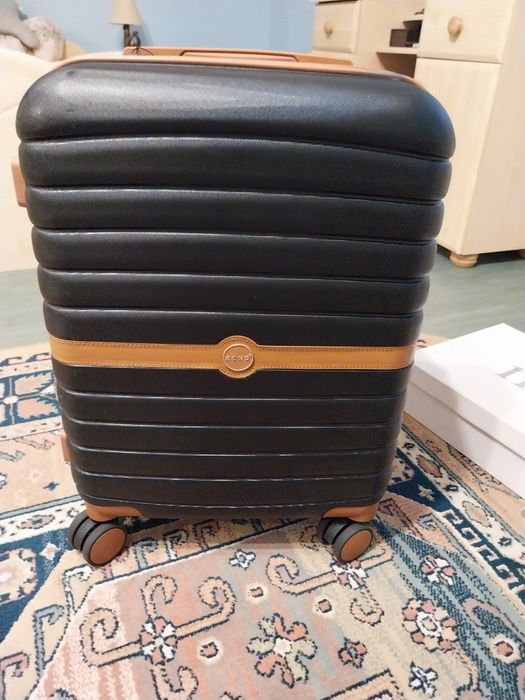 Walizka podróżna na kółkach firma Kono