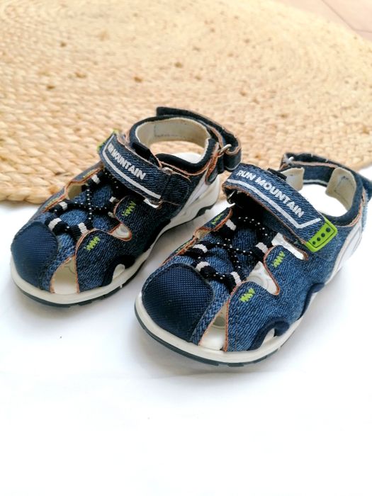 Sandálias Azuis Escuras de Bebé