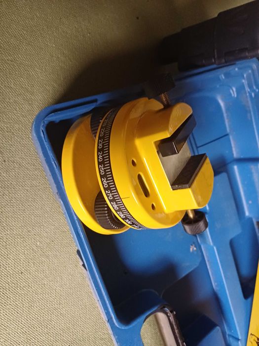 Poziomica Laserowa PowerFix KH 4008 z walizką