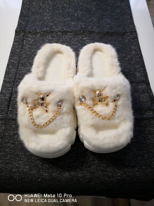 Kapcie damskie. Nowe