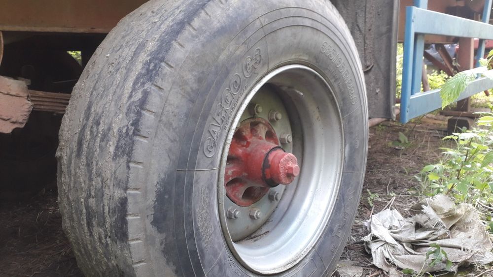 Напівпричіп трохвісний