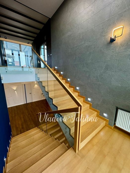 0% комиссии! Продажа шикарного ДОМА в Совиньоне, бассейн, цоколь