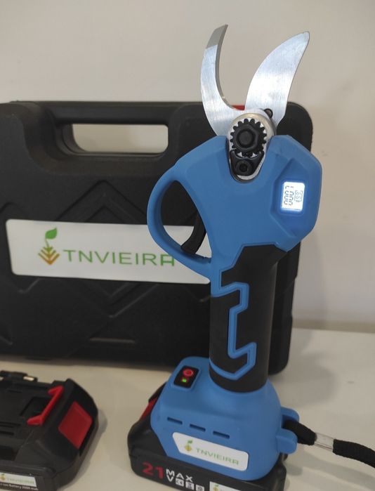 Haste telescópica / Motosserra lubrificação 
Tesoura a Bateria / 4,6,8