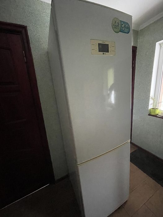 Продам холодильник