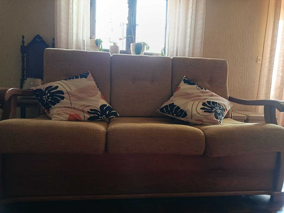 Conjunto Sofá cama e duas poltronas