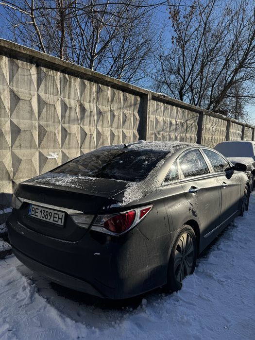 Hyundai Sonata 2.4 Hybrid читати опис