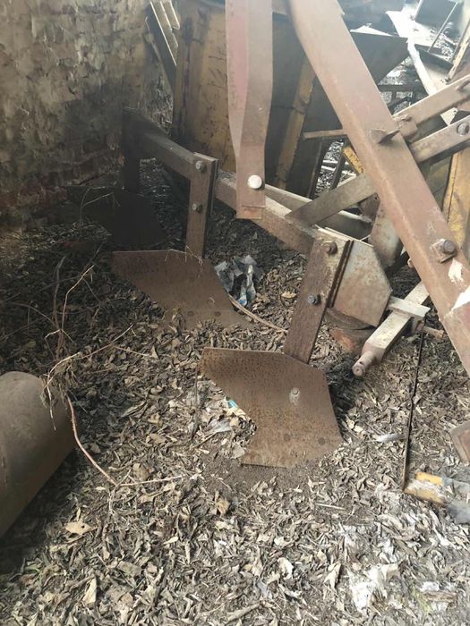 Плуг 9ти корпусный