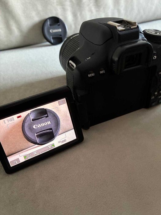 Canon 750D imaculada com lens 18-55mm e extras