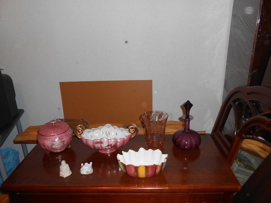 Various antique ceramic pieces426075847435888642
