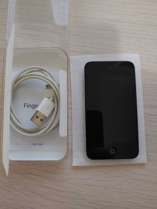 Ipod Touch 4 32Gb бывший в употреблении.  Хорошее состояние.