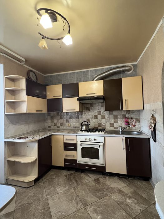 Продам кутову кухню