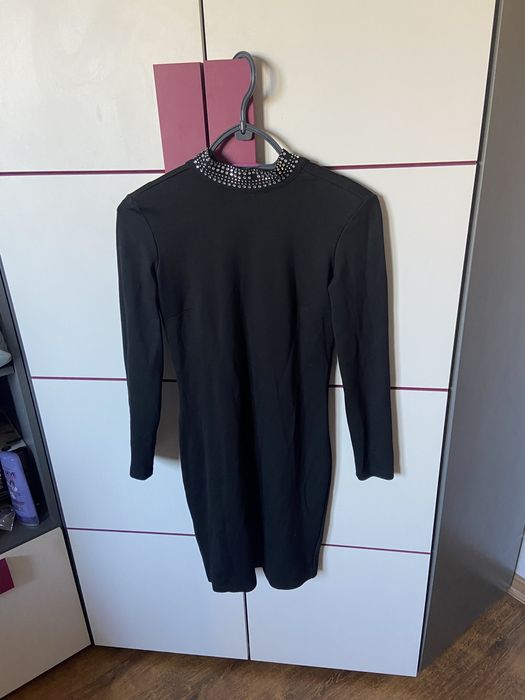 Czarna sukienka Cropp XS diamenciki odkryte plecy viral