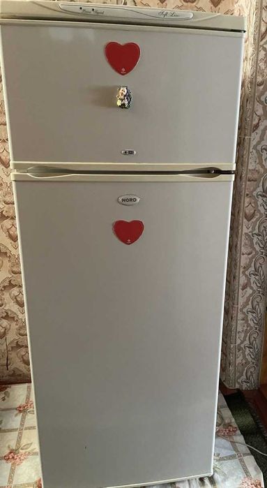 Продаються холодильники та морозильна камера