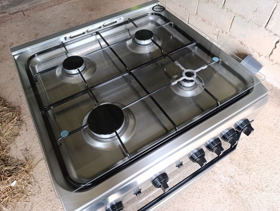 Fogão a gás de livre instalação Indesit: 60cm - I6GG1F(X)/P