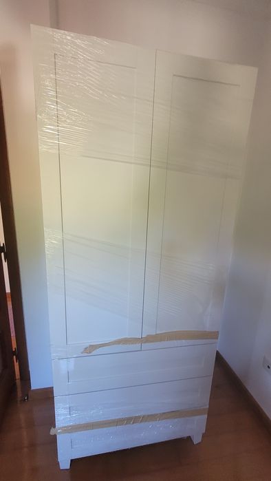 Vende se roupeiro Ikea
