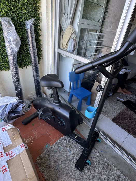 Bicicleta estática conectada auto alimentada domyos EB900